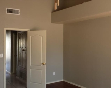 12628 Setting Sun Drive - Photo Thumbnail 3