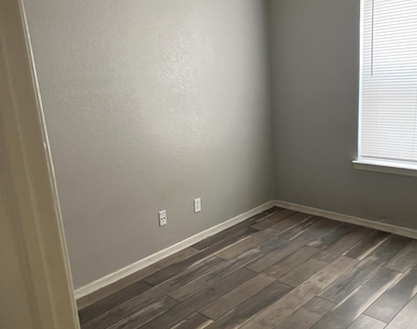 12628 Setting Sun Drive - Photo Thumbnail 24