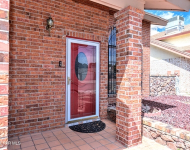 3009 Lake Spier Drive - Photo Thumbnail 46