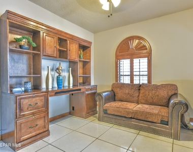 3009 Lake Spier Drive - Photo Thumbnail 16