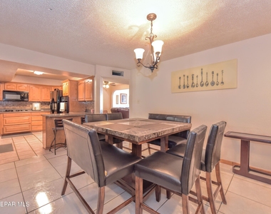 3009 Lake Spier Drive - Photo Thumbnail 12