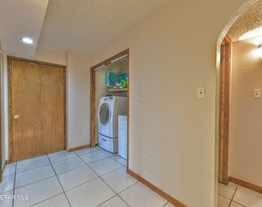 3009 Lake Spier Drive - Photo Thumbnail 26