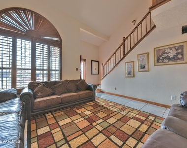 3009 Lake Spier Drive - Photo Thumbnail 4