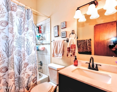 3009 Lake Spier Drive - Photo Thumbnail 40