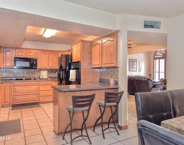 3009 Lake Spier Drive - Photo Thumbnail 3