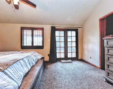 3009 Lake Spier Drive - Photo Thumbnail 34