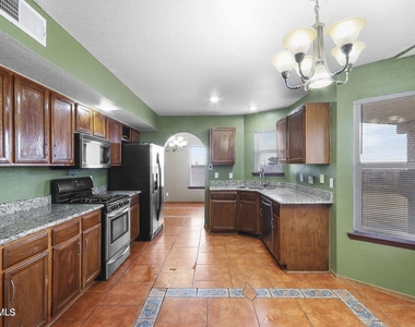 11312 Loma Royal Place - Photo Thumbnail 8