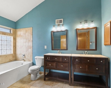 11312 Loma Royal Place - Photo Thumbnail 25