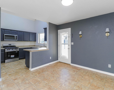 11612 Mesquite Miel Drive - Photo Thumbnail 2