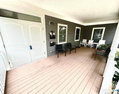 137 Mason Street - Photo Thumbnail 2