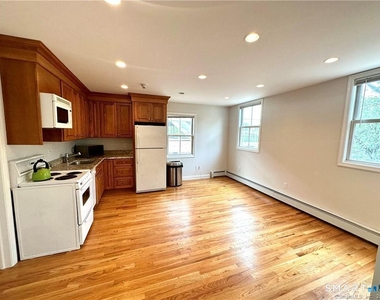 137 Mason Street - Photo Thumbnail 6