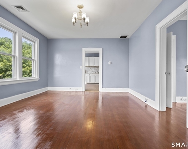 1105 Main Street - Photo Thumbnail 1