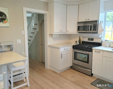 534 Fern Street - Photo Thumbnail 5