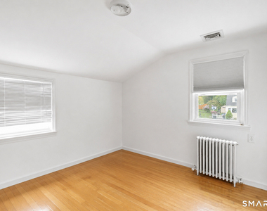12 Sunset Avenue - Photo Thumbnail 23