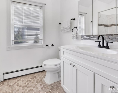 12 Sunset Avenue - Photo Thumbnail 21