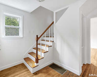 12 Sunset Avenue - Photo Thumbnail 17