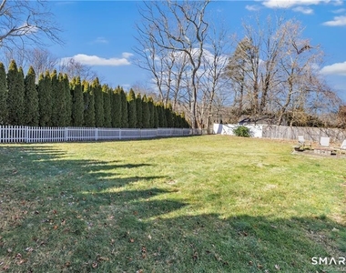 12 Sunset Avenue - Photo Thumbnail 28
