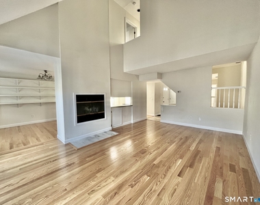 52 Wilton Crest - Photo Thumbnail 2