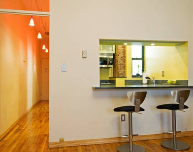 429 West 24th Street - Photo Thumbnail 4