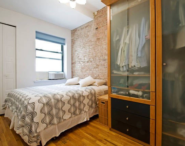 429 West 24th Street - Photo Thumbnail 1