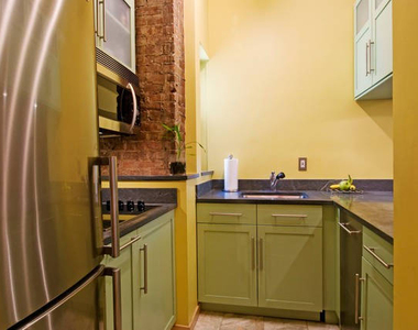 429 West 24th Street - Photo Thumbnail 9