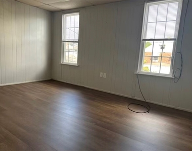 1615 Henrici Street - Photo Thumbnail 7