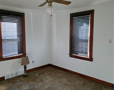 947 Hazel Ave - Photo Thumbnail 8