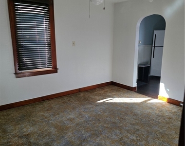 947 Hazel Ave - Photo Thumbnail 10