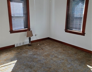 947 Hazel Ave - Photo Thumbnail 6