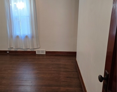 947 Hazel Ave - Photo Thumbnail 14