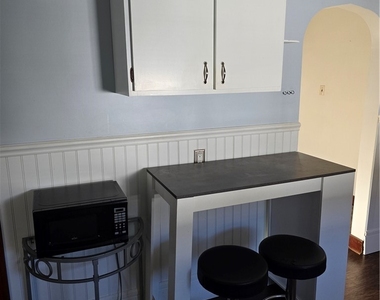 947 Hazel Ave - Photo Thumbnail 4