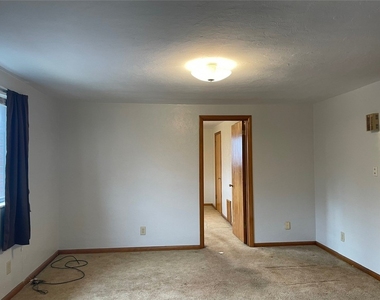 710 Lewis Ave Apt B - Photo Thumbnail 4