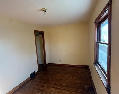 3 Courtland Avenue - Photo Thumbnail 3