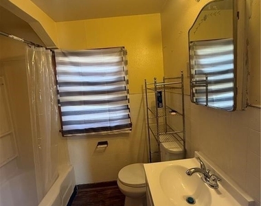 3 Courtland Avenue - Photo Thumbnail 7