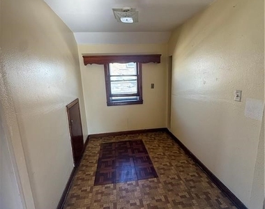 3 Courtland Avenue - Photo Thumbnail 9