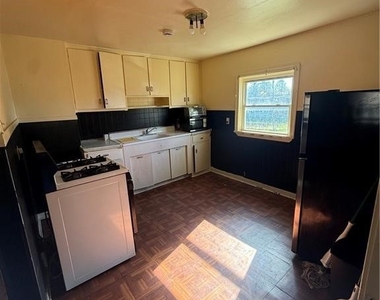 3 Courtland Avenue - Photo Thumbnail 10
