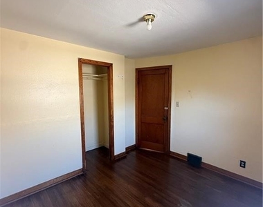 3 Courtland Avenue - Photo Thumbnail 5