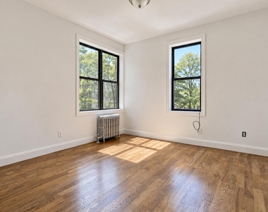 165 Pinehurst Avenue - Photo Thumbnail 5