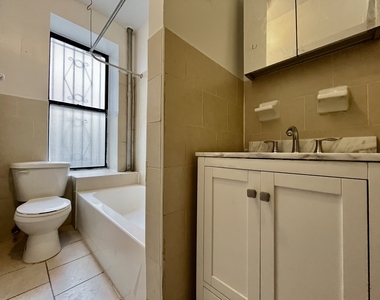631 Edgecombe Avenue - Photo Thumbnail 4