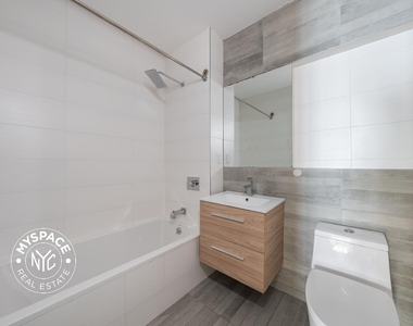 228 Kingsland Avenue - Photo Thumbnail 8
