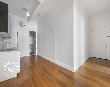 228 Kingsland Avenue - Photo Thumbnail 7