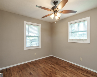 132 Ash Street - Photo Thumbnail 10