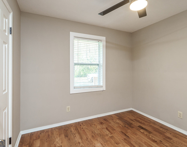132 Ash Street - Photo Thumbnail 12