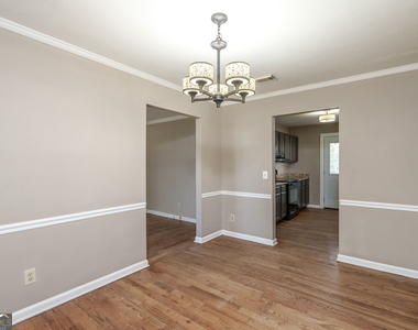 132 Ash Street - Photo Thumbnail 6