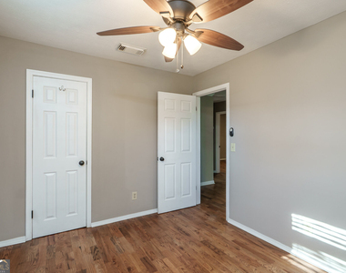 132 Ash Street - Photo Thumbnail 11