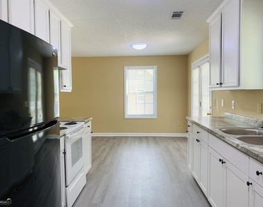 9 Bennett Street - Photo Thumbnail 13