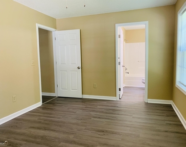 9 Bennett Street - Photo Thumbnail 15