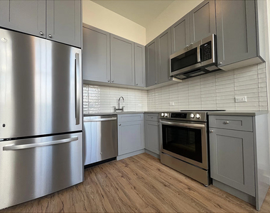 991 St Johns Pl Crown Heights - Photo Thumbnail 3