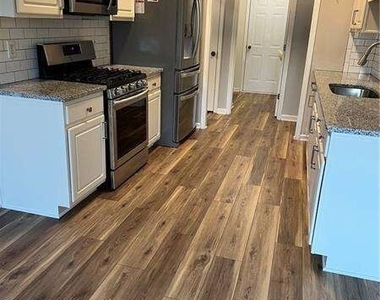 3310 Mcever Park Circle - Photo Thumbnail 4