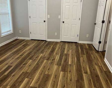 3310 Mcever Park Circle - Photo Thumbnail 6